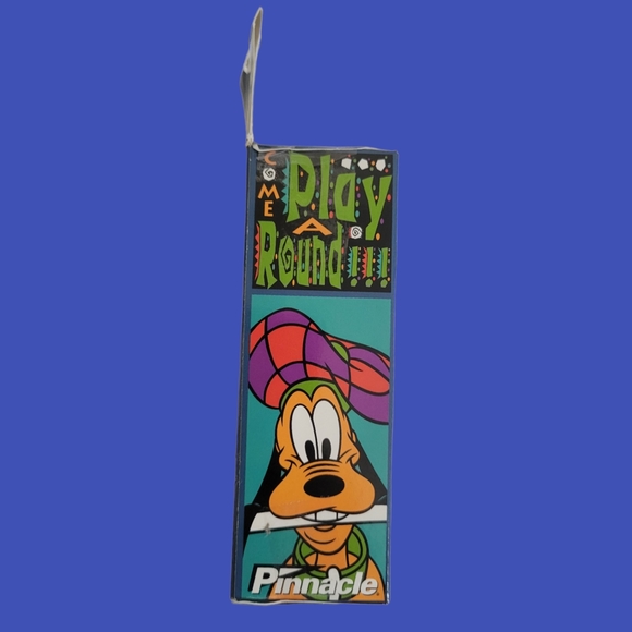 Pinnacle "Donald Duck" Golf Balls (Pack of 3) - Picture 3 of 9